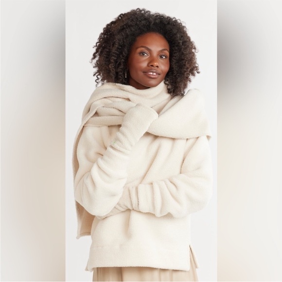 🧣🧤 Dudley Stephens Sherpa Larkspur Scarf & Glove Set – Oatmeal - Picture 2 of 15